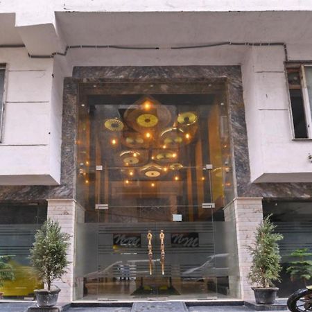 Hotel Nityaa Suites Ню Делхи Екстериор снимка