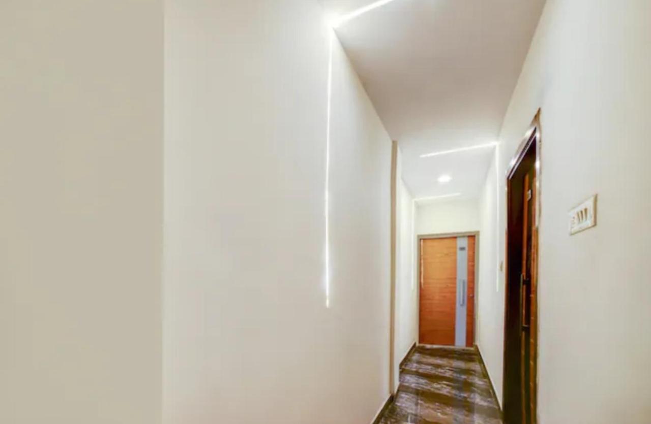 Hotel Nityaa Suites Ню Делхи Екстериор снимка