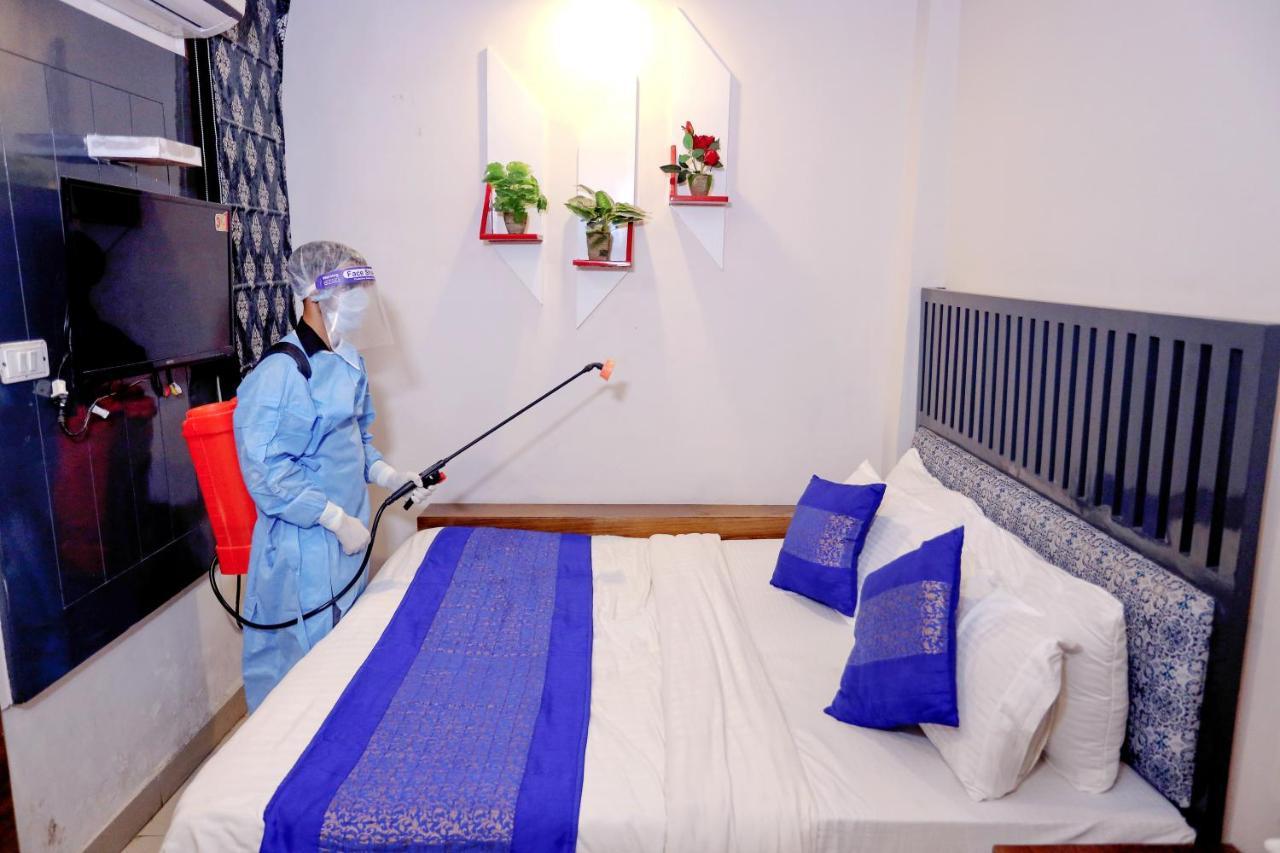 Hotel Nityaa Suites Ню Делхи Екстериор снимка