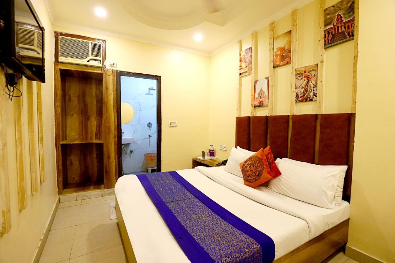 Hotel Nityaa Suites Ню Делхи Екстериор снимка