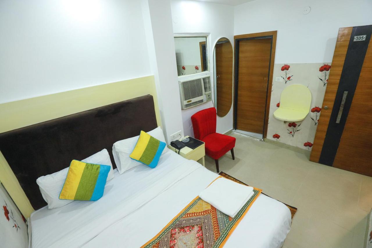 Hotel Nityaa Suites Ню Делхи Екстериор снимка
