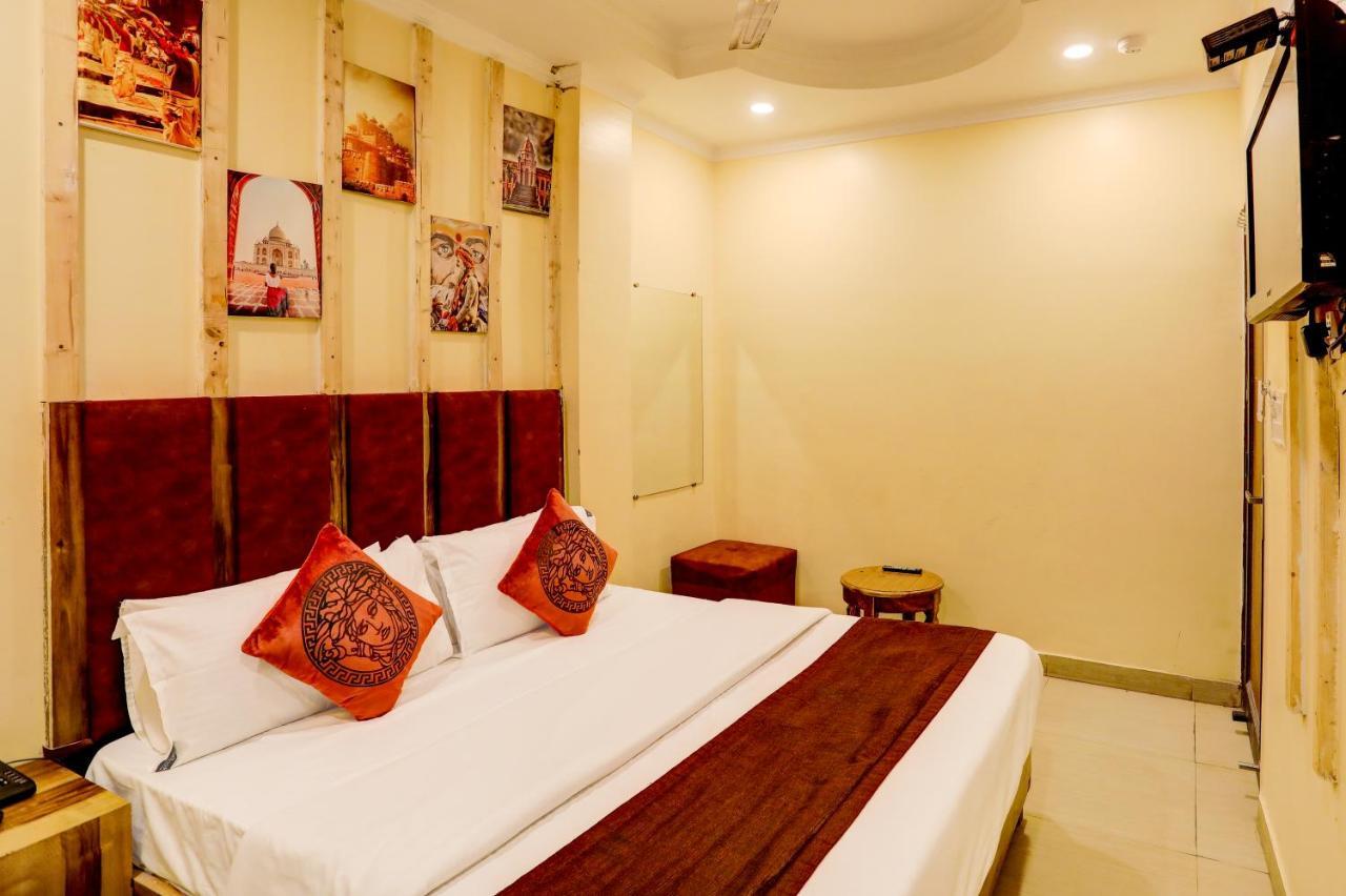 Hotel Nityaa Suites Ню Делхи Екстериор снимка