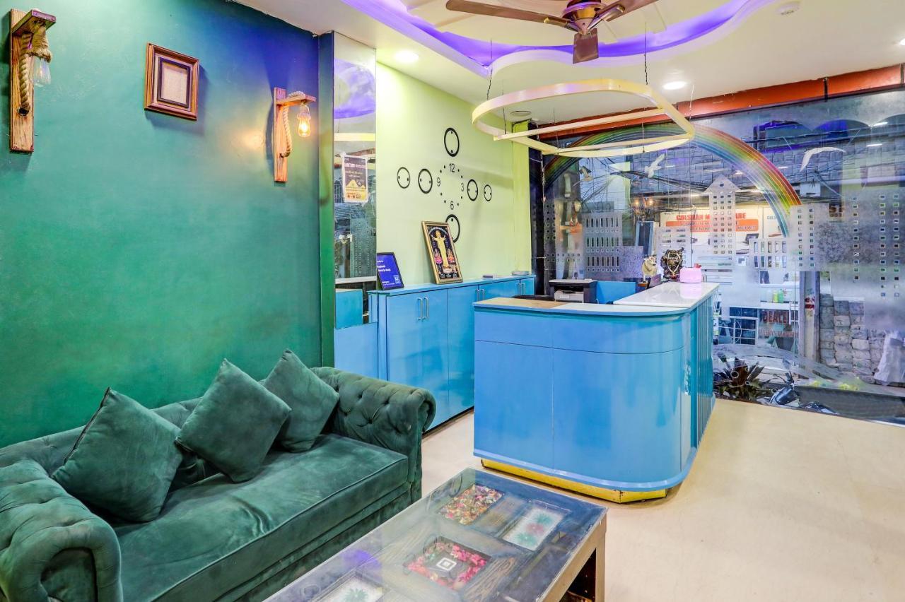 Hotel Nityaa Suites Ню Делхи Екстериор снимка