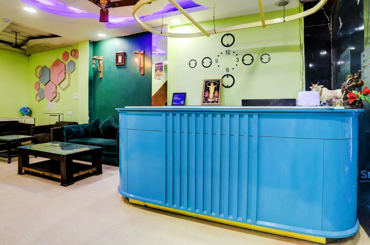 Hotel Nityaa Suites Ню Делхи Екстериор снимка