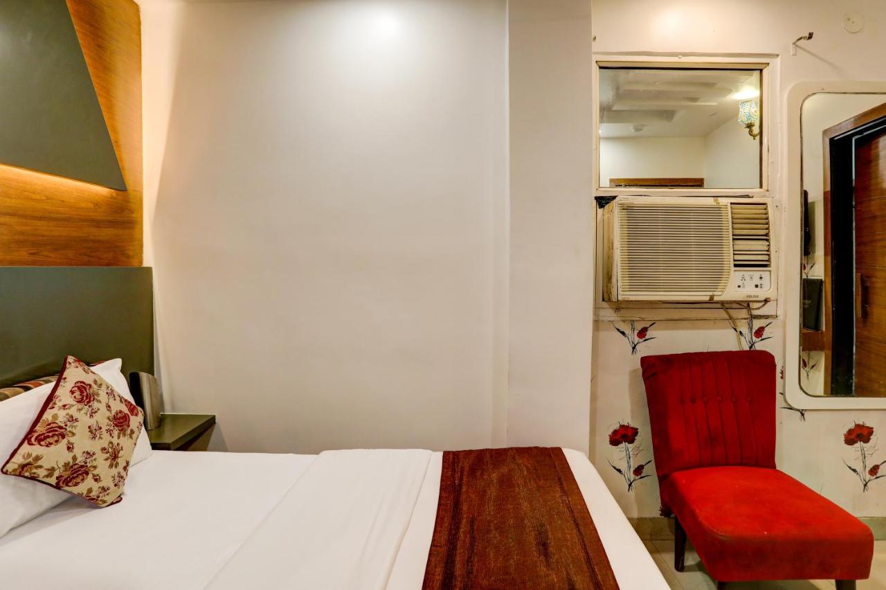 Hotel Nityaa Suites Ню Делхи Екстериор снимка