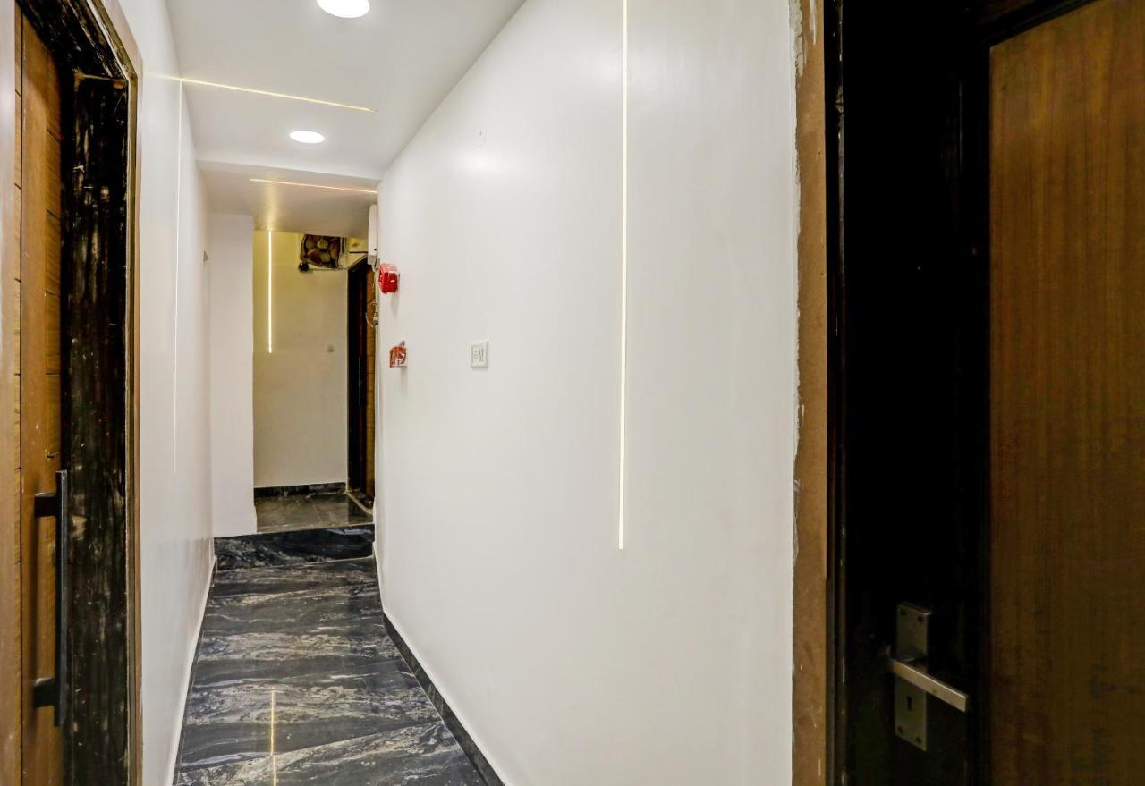 Hotel Nityaa Suites Ню Делхи Екстериор снимка