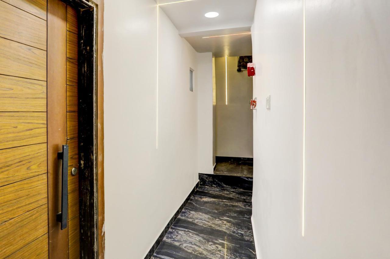 Hotel Nityaa Suites Ню Делхи Екстериор снимка