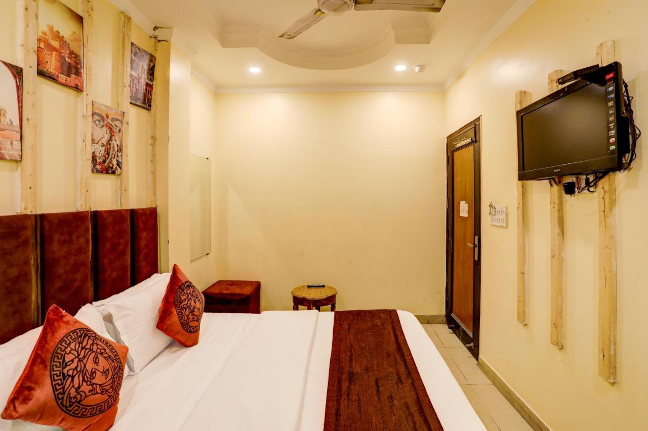 Hotel Nityaa Suites Ню Делхи Екстериор снимка