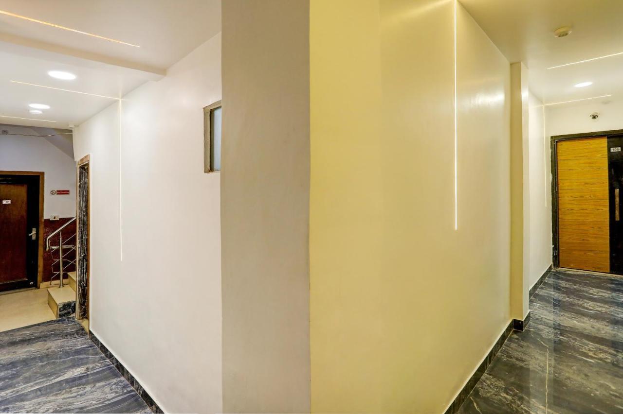 Hotel Nityaa Suites Ню Делхи Екстериор снимка