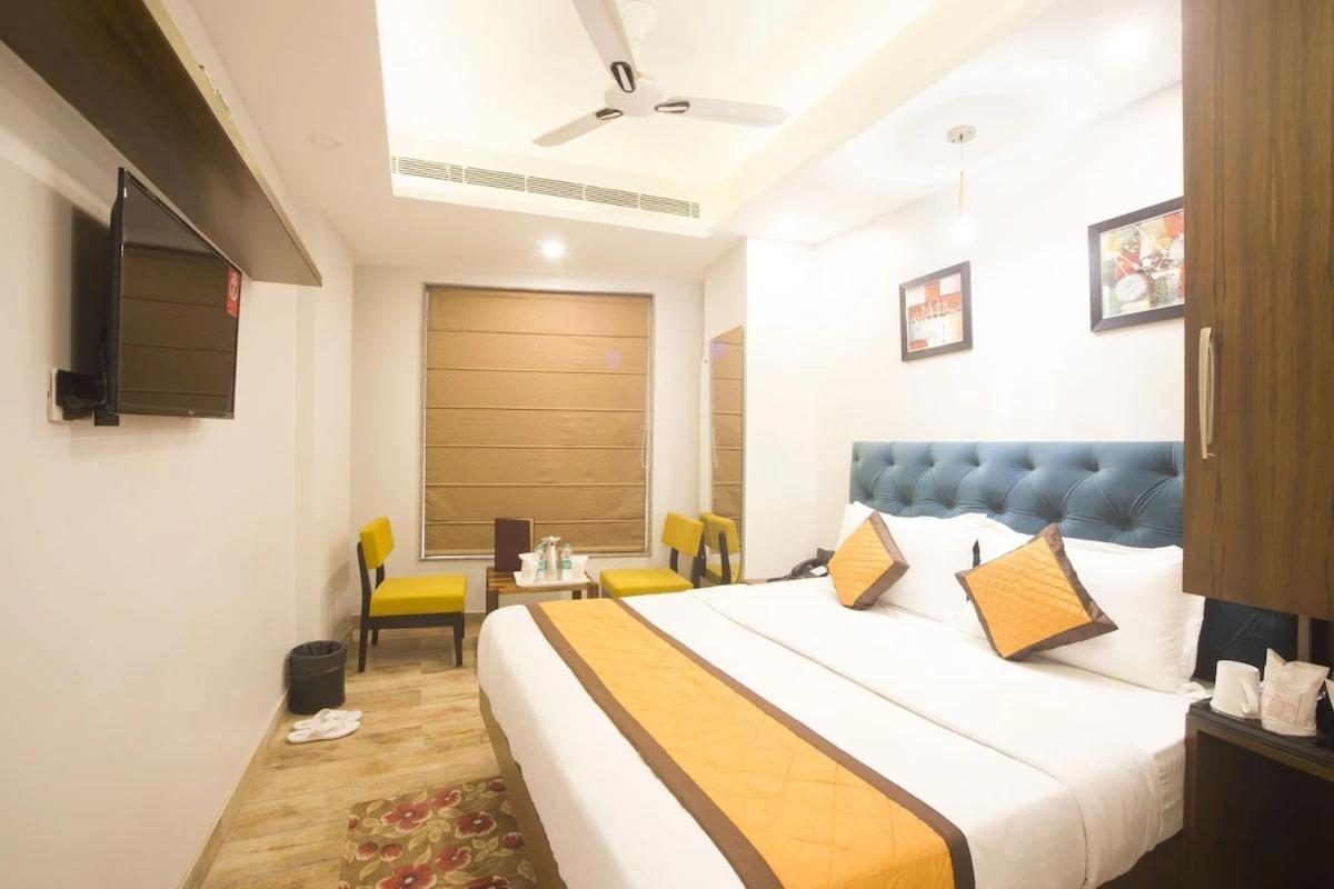 Hotel Nityaa Suites Ню Делхи Екстериор снимка