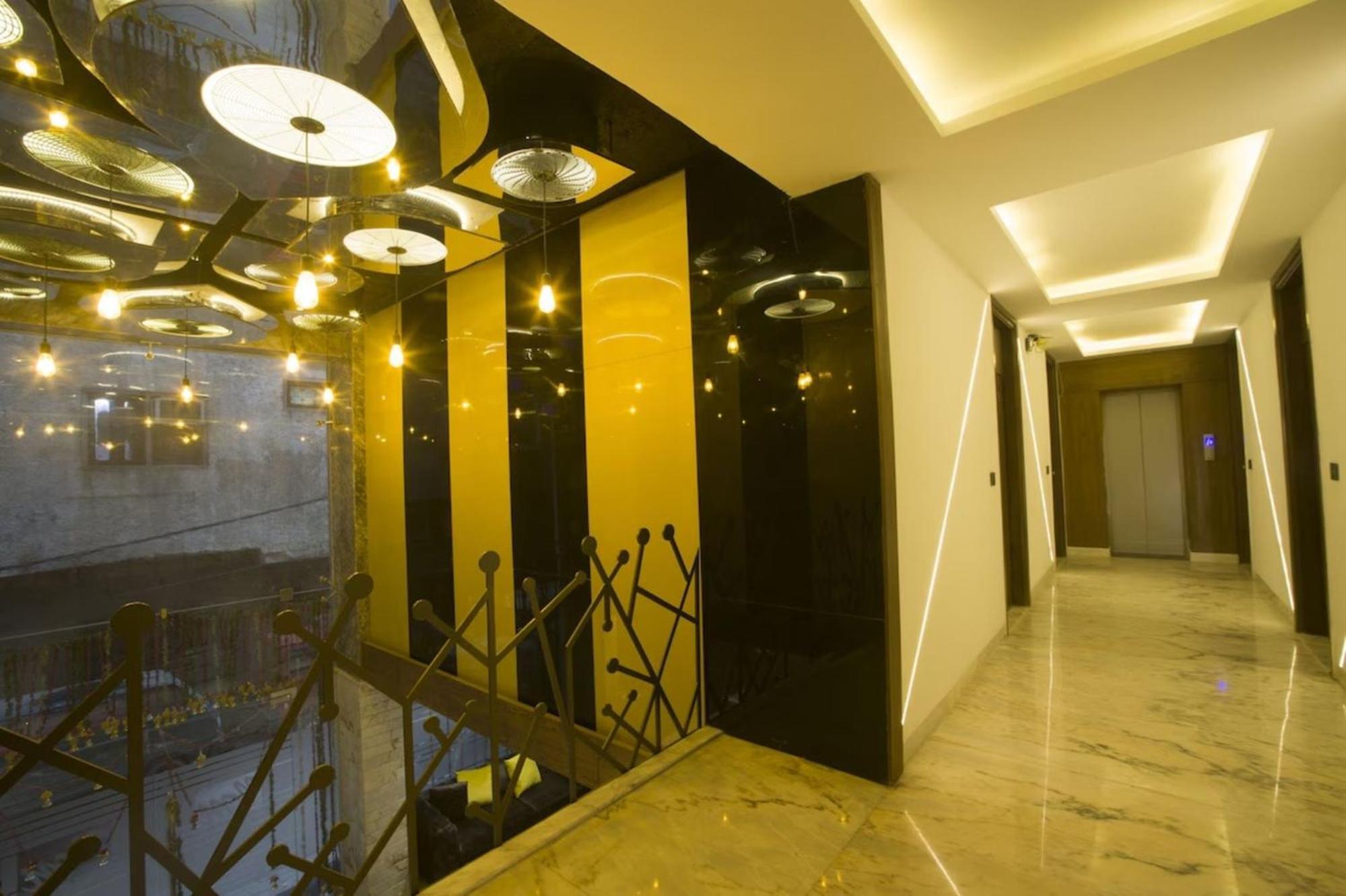 Hotel Nityaa Suites Ню Делхи Екстериор снимка