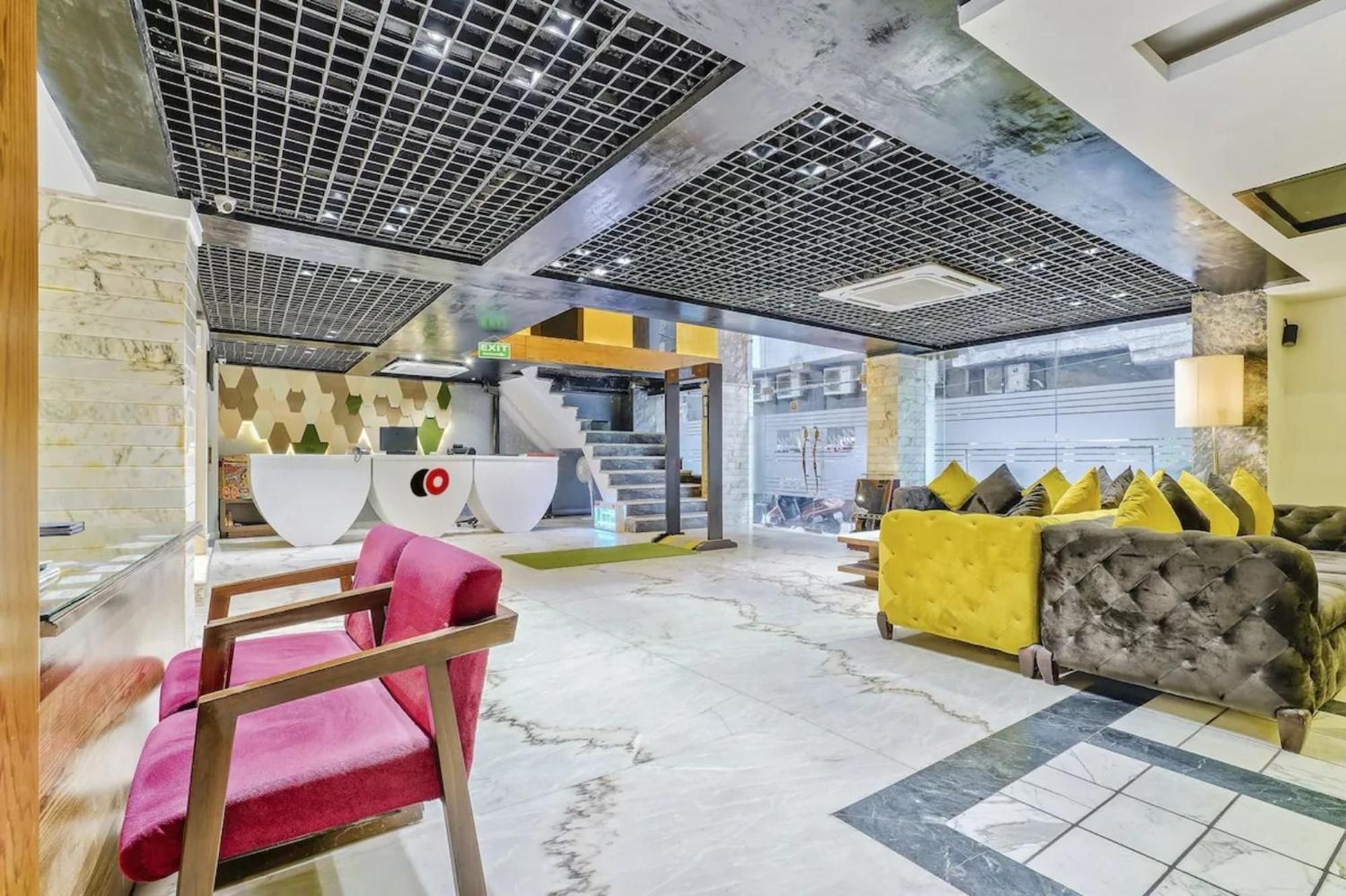Hotel Nityaa Suites Ню Делхи Екстериор снимка